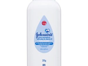 Johnson's Baby Powder with Naturally Derived Cornstarch Aloe & Vitamin E