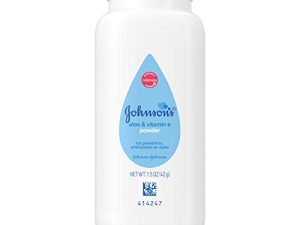 Johnson's Baby Naturally Derived Cornstarch Baby Powder with Aloe and Vitamin E for Delicate Skin